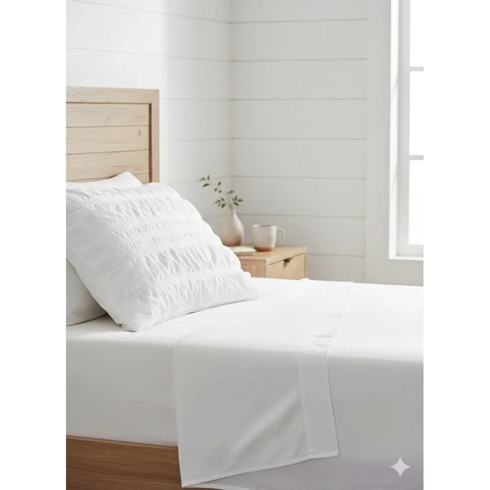 Pottery Barn Teen Cocoon Voile Quilted Sham White Standard‎ 20x26 Textured Puffy